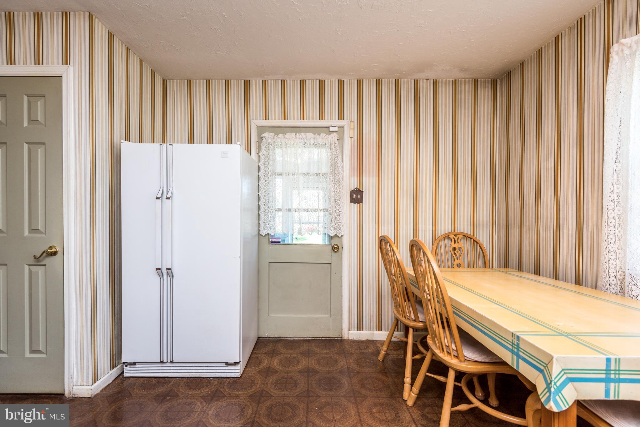 2822 Nightingale Road Philadelphia, PA 19154 - Photo 11 of 50 Kitchen with Door to Sunroom