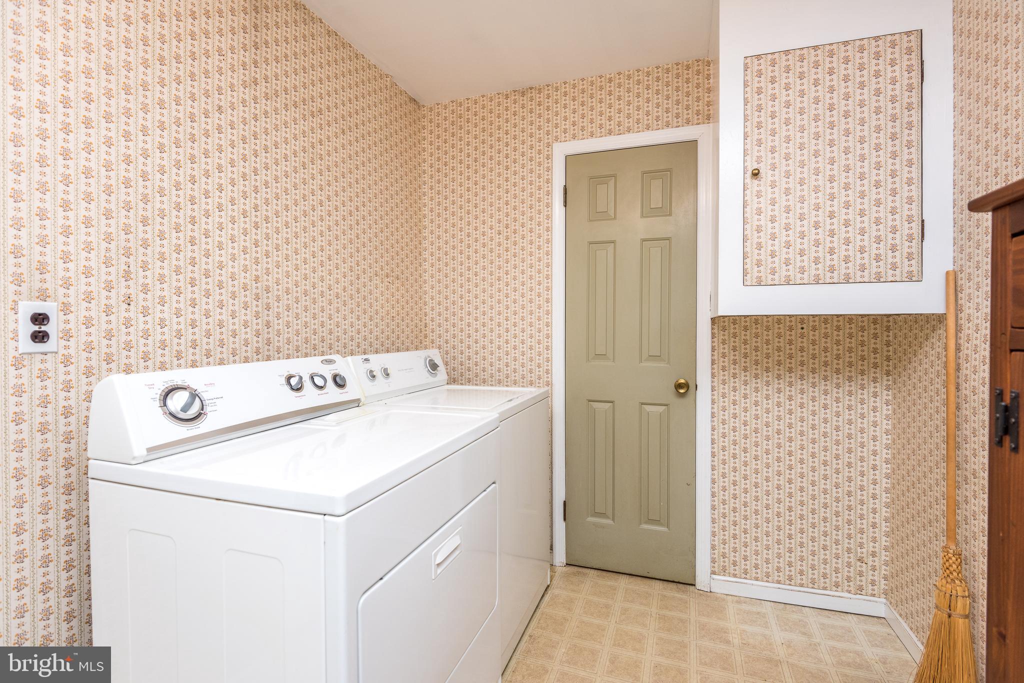 2822 Nightingale Road Philadelphia, PA 19154 - Photo 19 of 50 Laundry Room with Powder Room