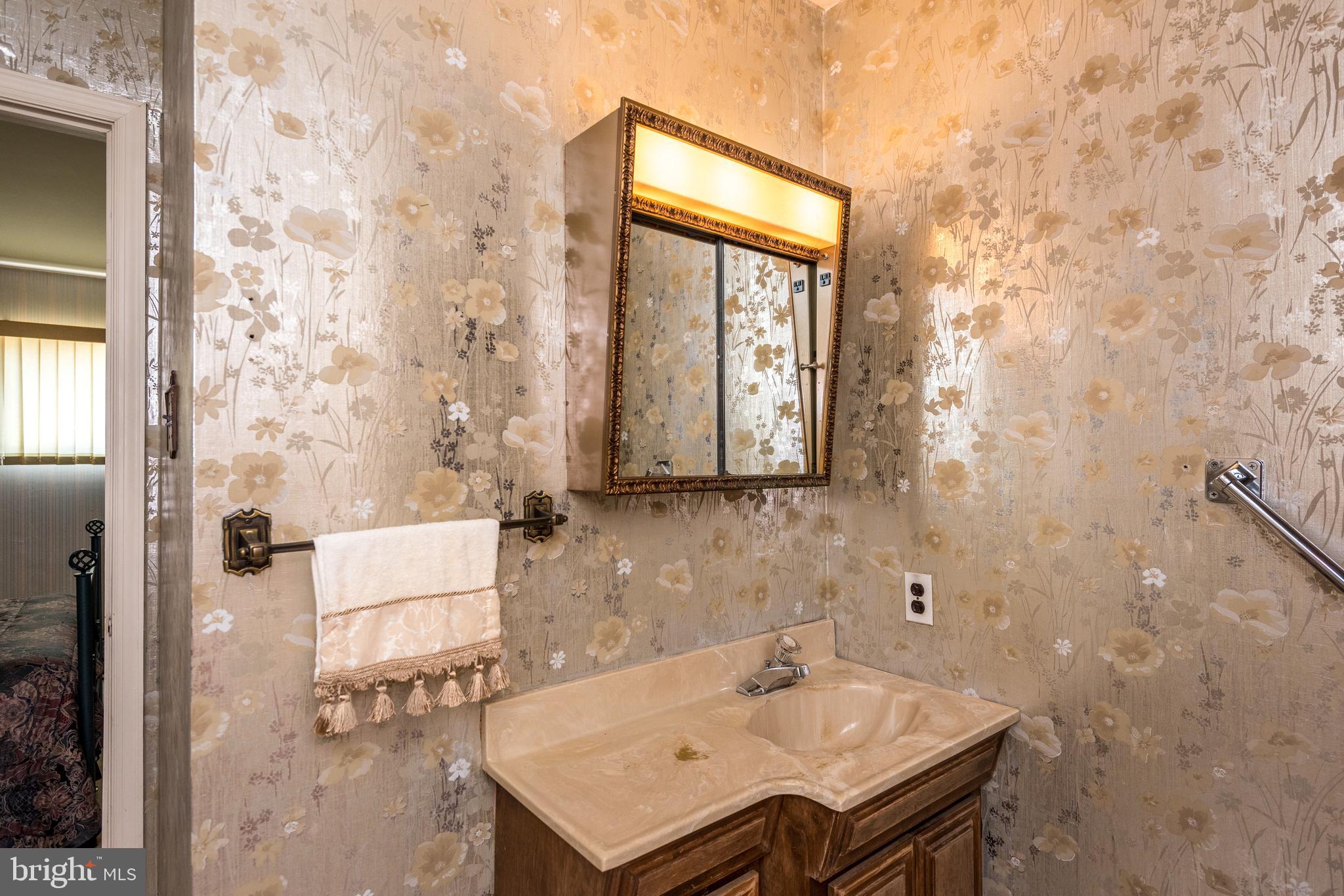2822 Nightingale Road Philadelphia, PA 19154 - Photo 22 of 50 First Floor Full Bath