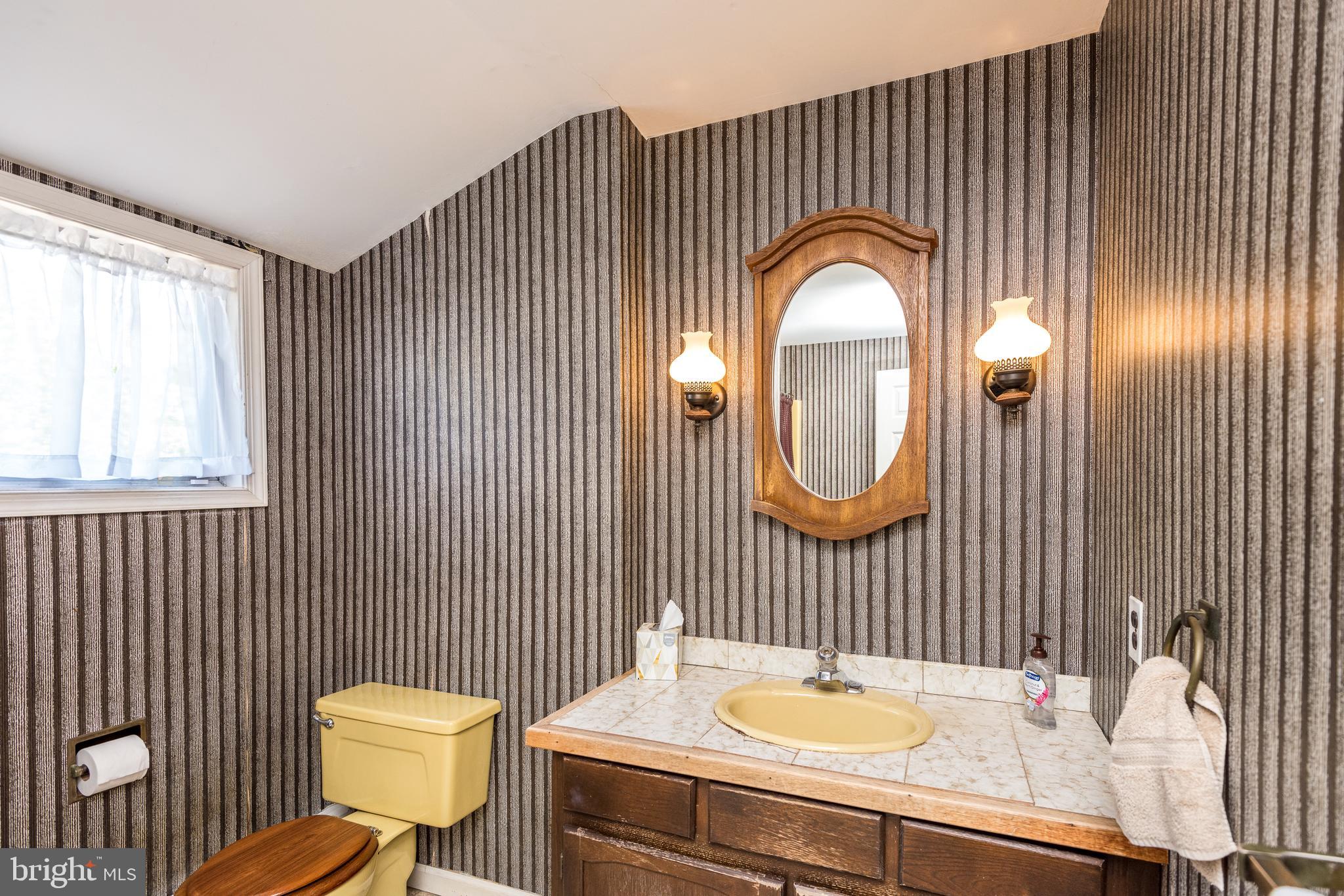2822 Nightingale Road Philadelphia, PA 19154 - Photo 35 of 50 Second Floor Full Bath