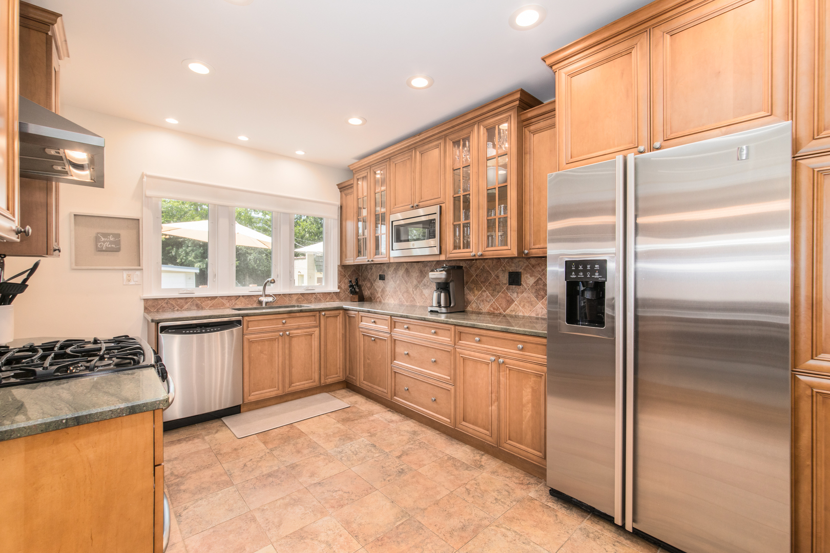 106 Berry Parkway Park Ridge, IL 60068 - Photo 7 of 33