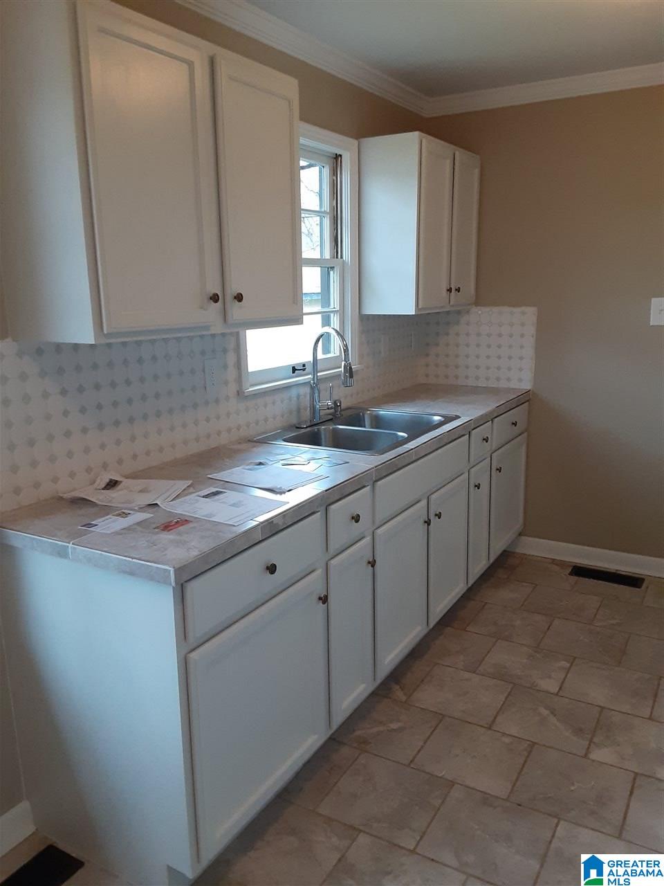 1229 Eastern Valley Road Bessemer, AL 35020 - Photo 10 of 19