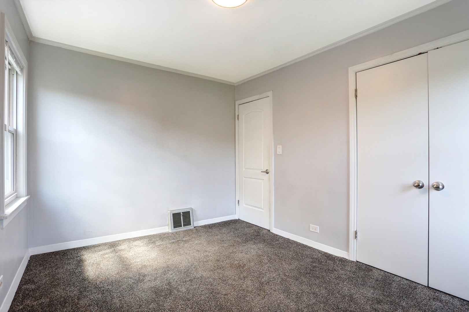 7255 North Mc Vicker Avenue Chicago, IL 60646 - Photo 15 of 25