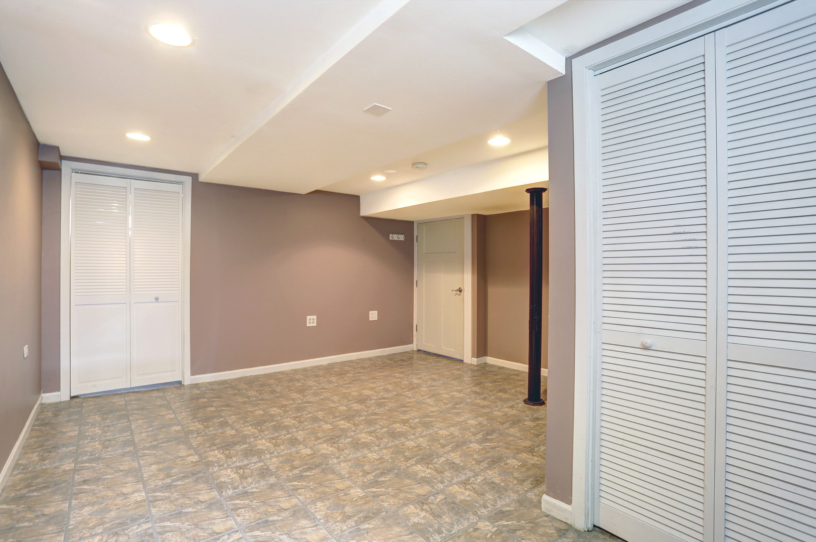 7255 North Mc Vicker Avenue Chicago, IL 60646 - Photo 21 of 25