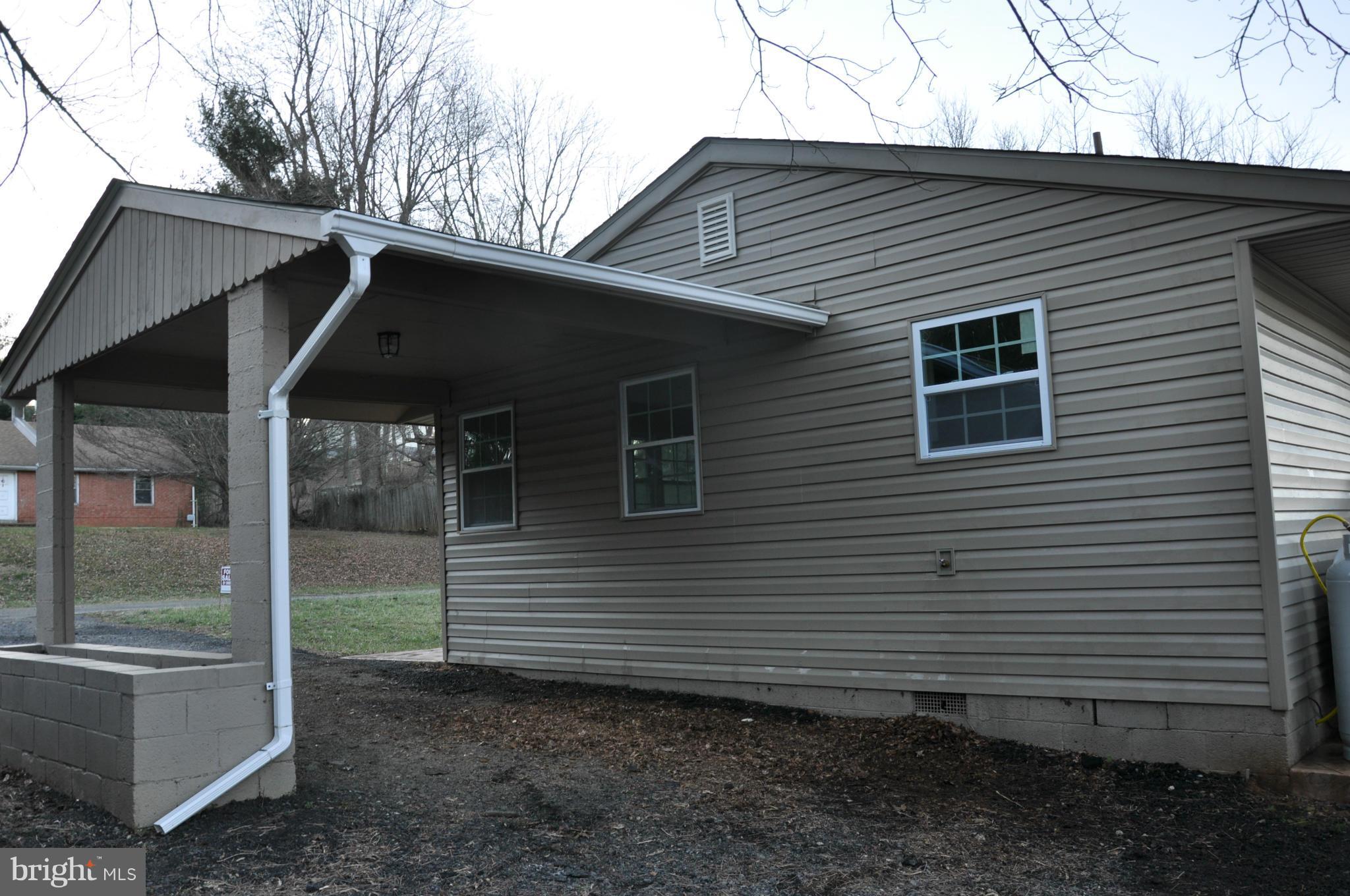 6489 Briggs Road Warrenton, VA 20187 - Photo 4 of 21 Exterior (General)