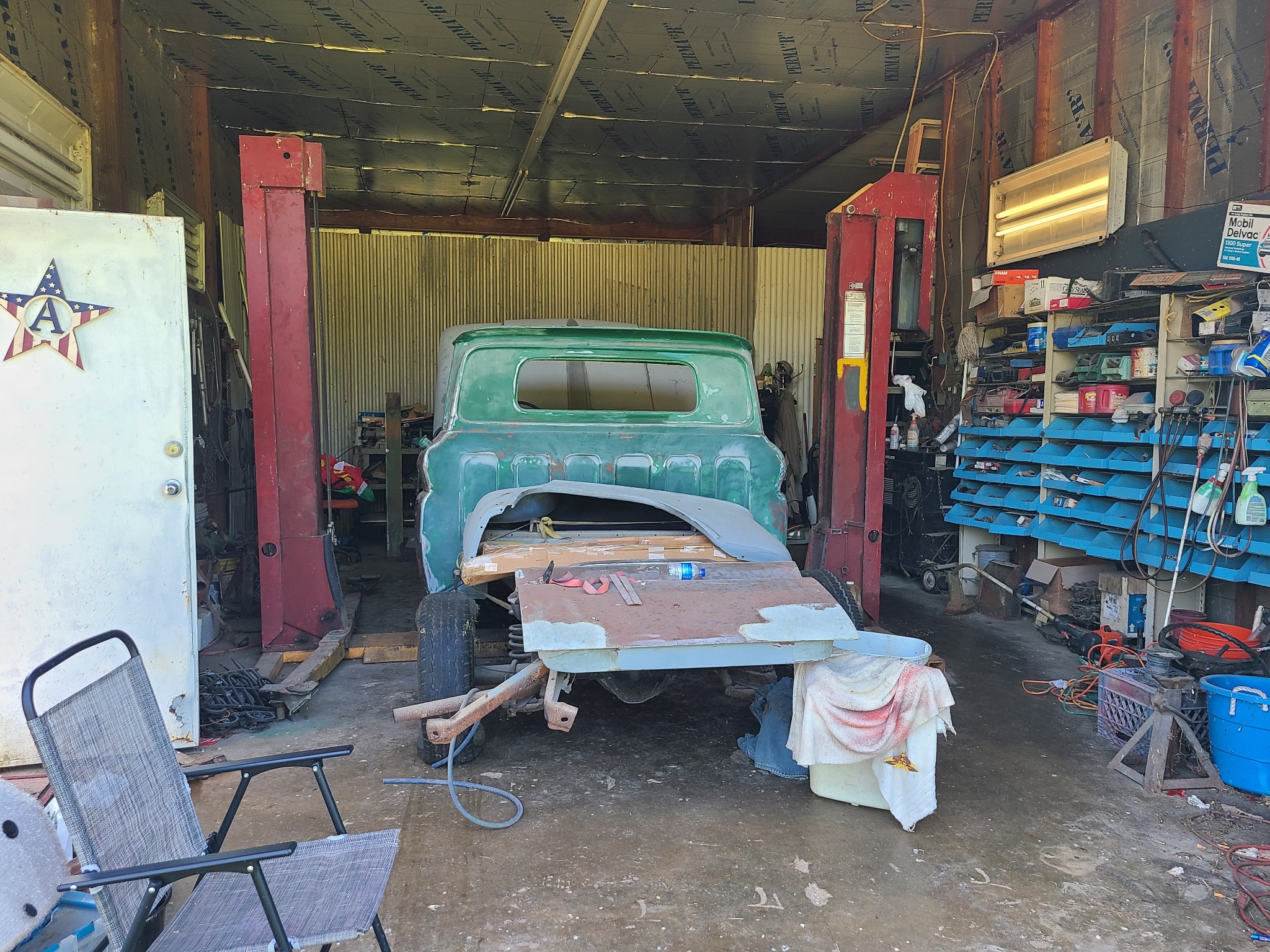 954 South Buchanan Road Waverly, TN 37185 - Photo 8 of 20 a room with musical instruments