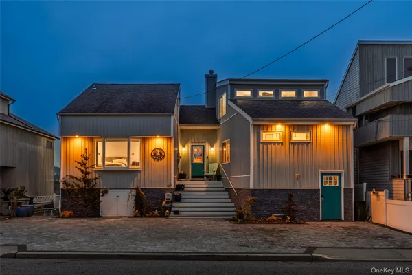 $999,000 | 226 Lee Place, Bellmore, NY 11710