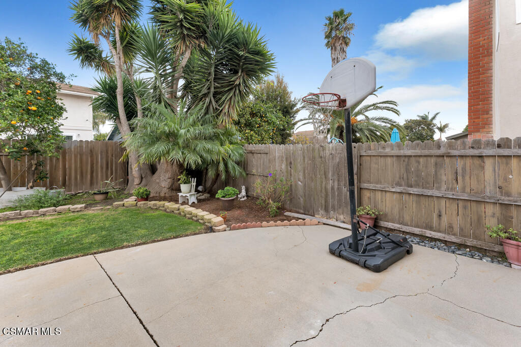 1300 Rachel Drive Oxnard, CA 93030 - Photo 48 of 50 a view of a backyard