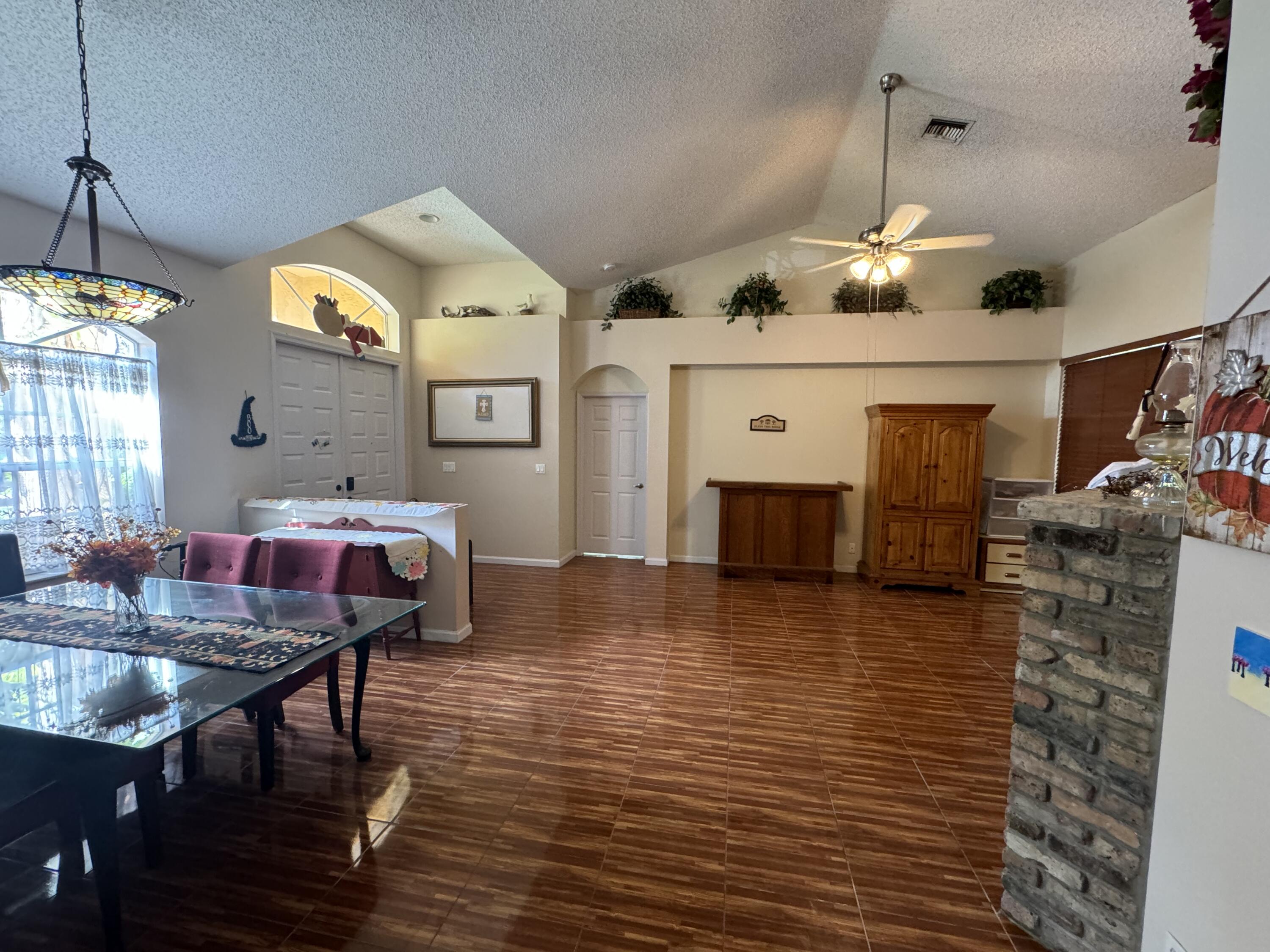 134 Nottingham Road Royal Palm Beach, FL 33411 - Photo 11 of 25 IMG_2893
