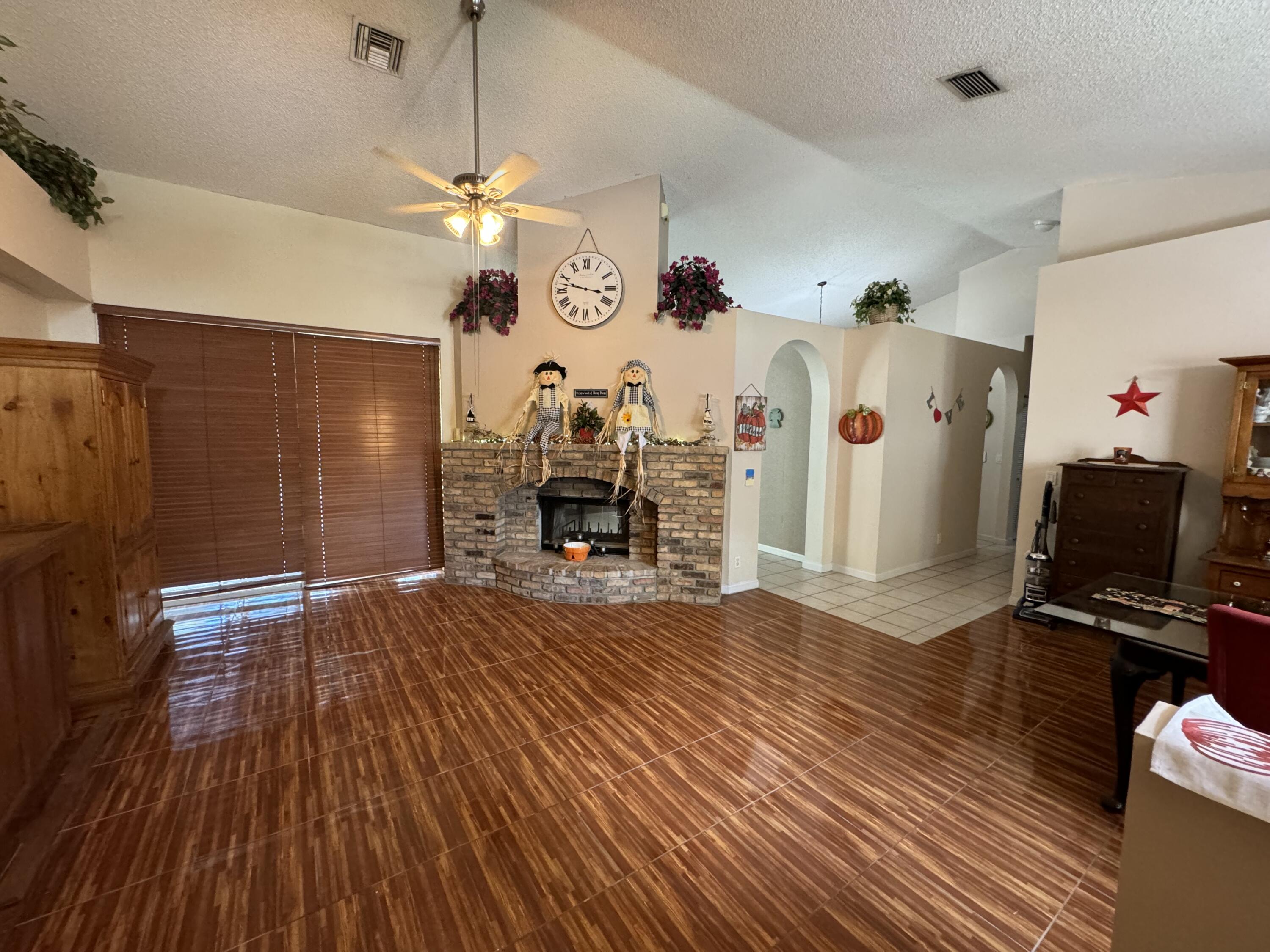 134 Nottingham Road Royal Palm Beach, FL 33411 - Photo 22 of 25 IMG_2890