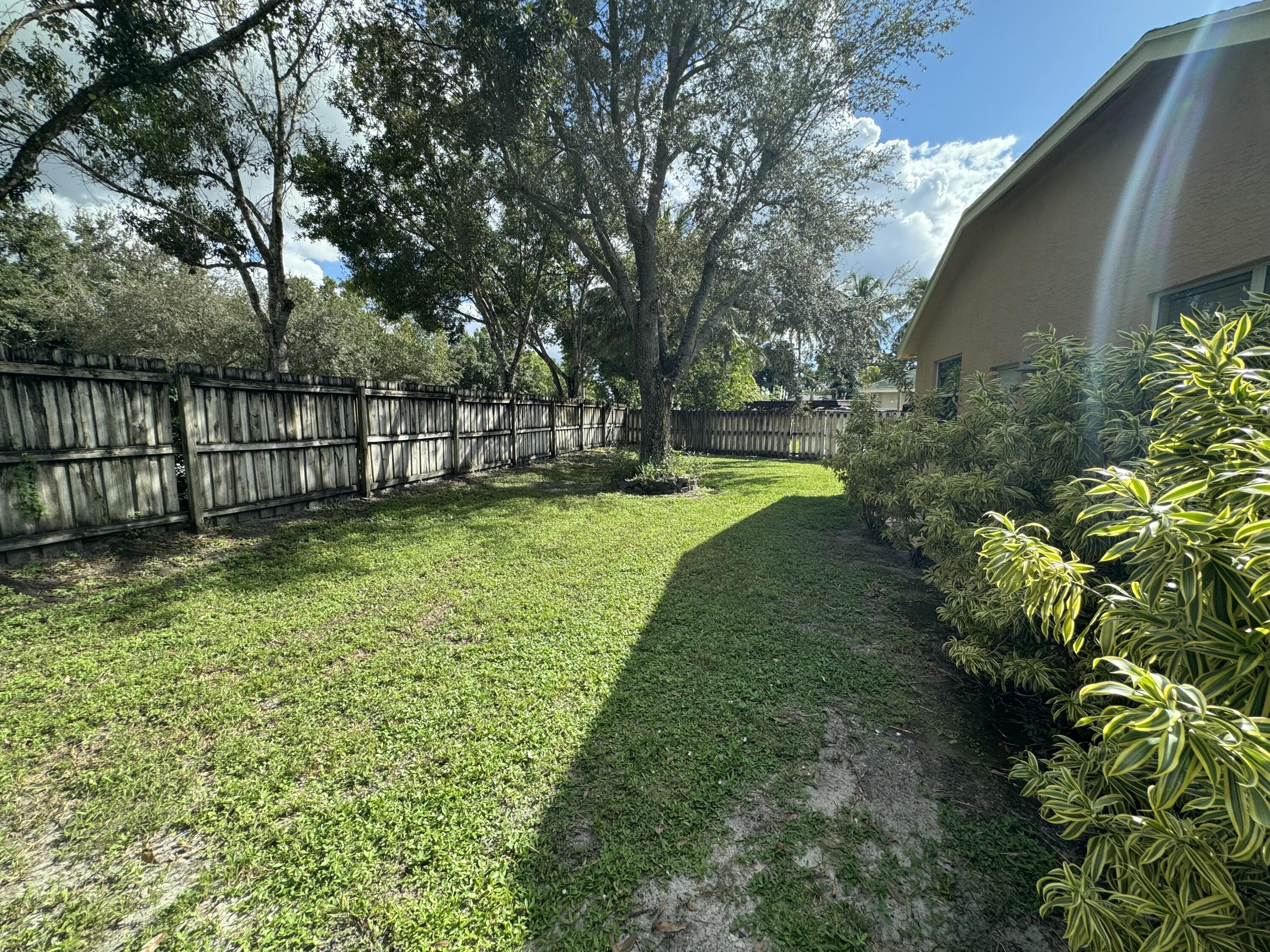 134 Nottingham Road Royal Palm Beach, FL 33411 - Photo 25 of 25 IMG_2909