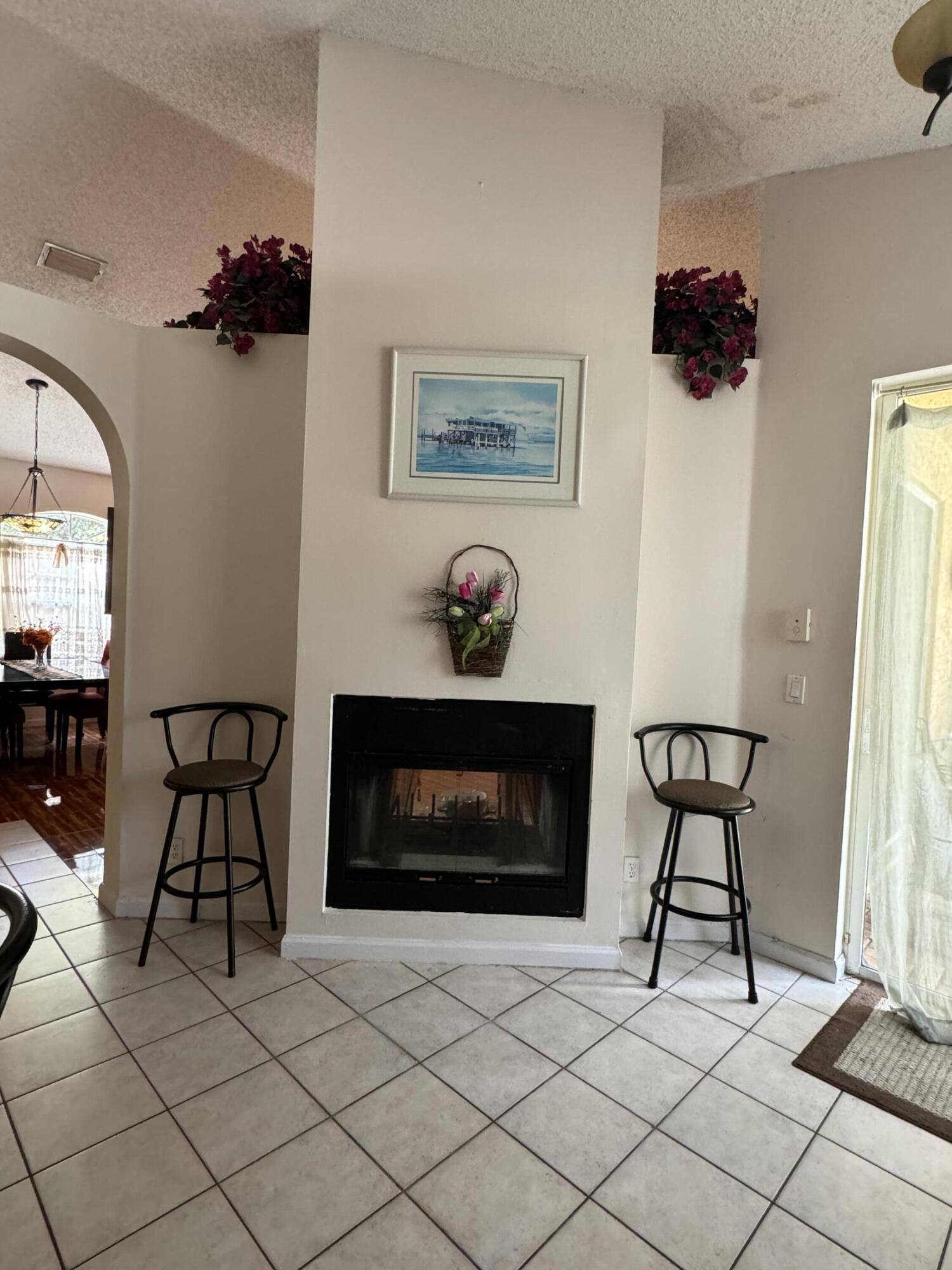 134 Nottingham Road Royal Palm Beach, FL 33411 - Photo 8 of 25 IMG_2901