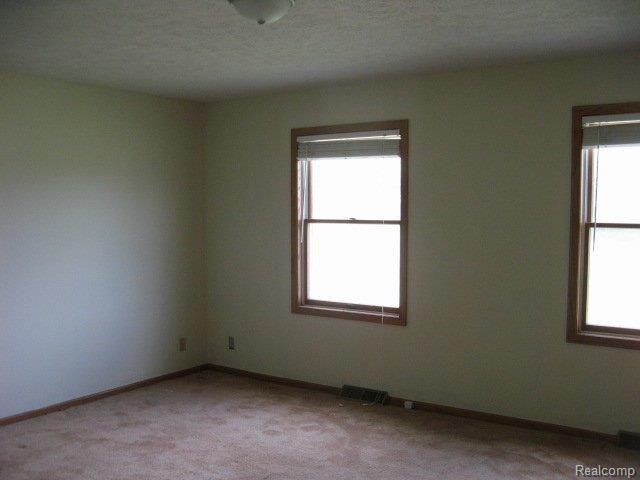 3233 West Marr Road Howell, MI 48855 - Photo 6 of 11 bed