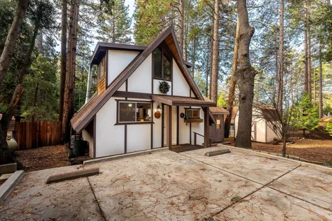 $419,000 | 52515 Sunset Drive, Idyllwild, CA 92549
