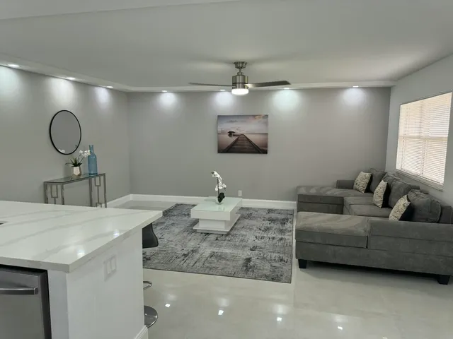 $195,000 | 440 Saxony Way, Delray Beach, FL 33446