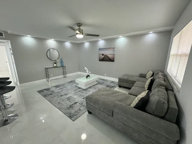 $195,000 | 440 Saxony Way, Delray Beach, FL 33446