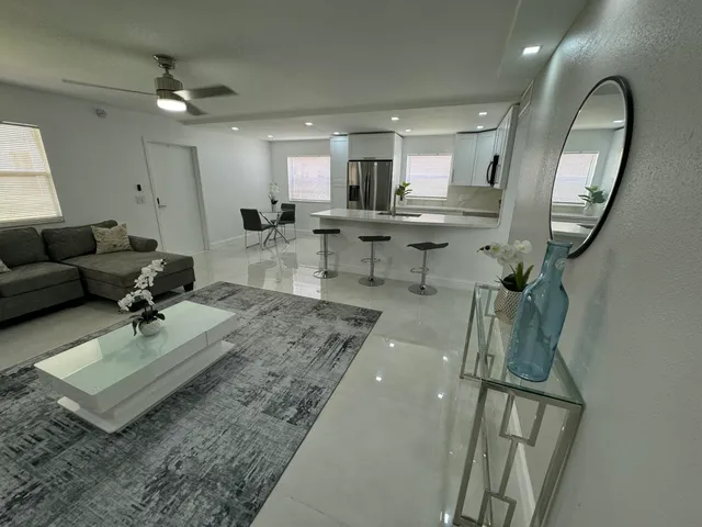 $195,000 | 440 Saxony Way, Delray Beach, FL 33446