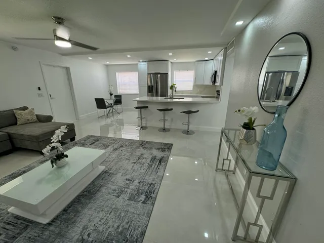 $195,000 | 440 Saxony Way, Delray Beach, FL 33446