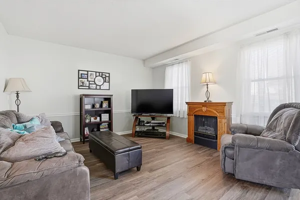 $289,900 | 96 Century Way, Unit 96, Gardner, MA 01440