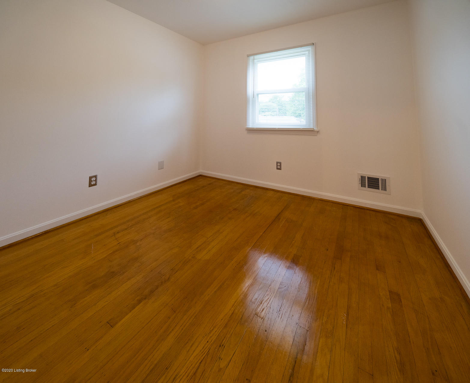 4416 Lambert Road Louisville, KY 40219 - Photo 9 of 26 4416 lambert rd-1-15
