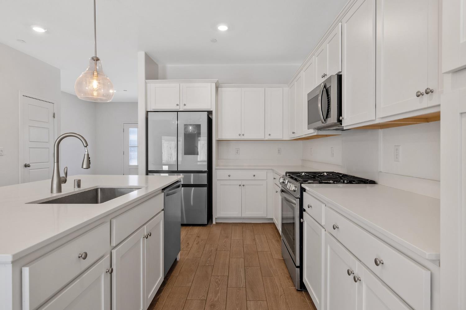 1754 North Aster Lake Road Hanford, CA 93230 - Photo 14 of 60