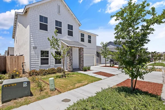 $533,000 | 1754 North Aster Lake Road, Hanford, CA 93230