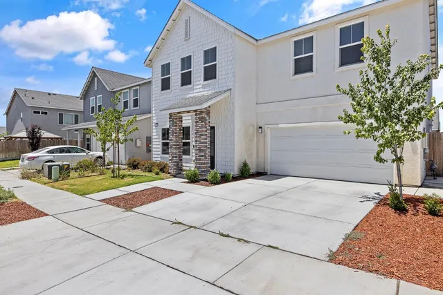 $530,000 | 1754 North Aster Lake Road, Hanford, CA 93230