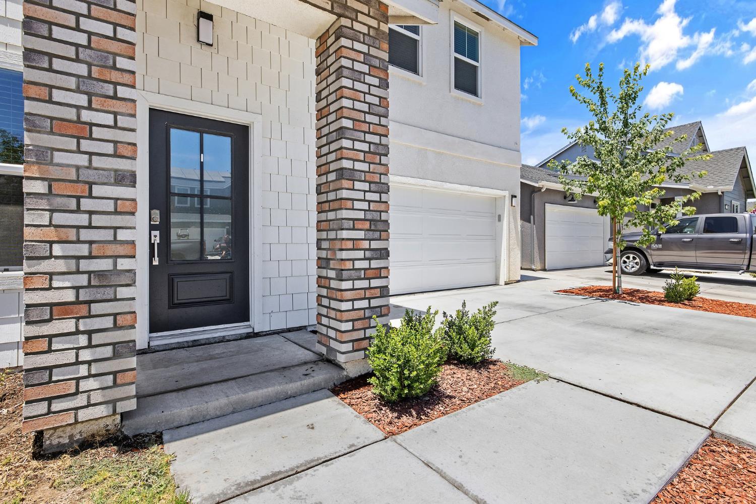 1754 North Aster Lake Road Hanford, CA 93230 - Photo 4 of 60