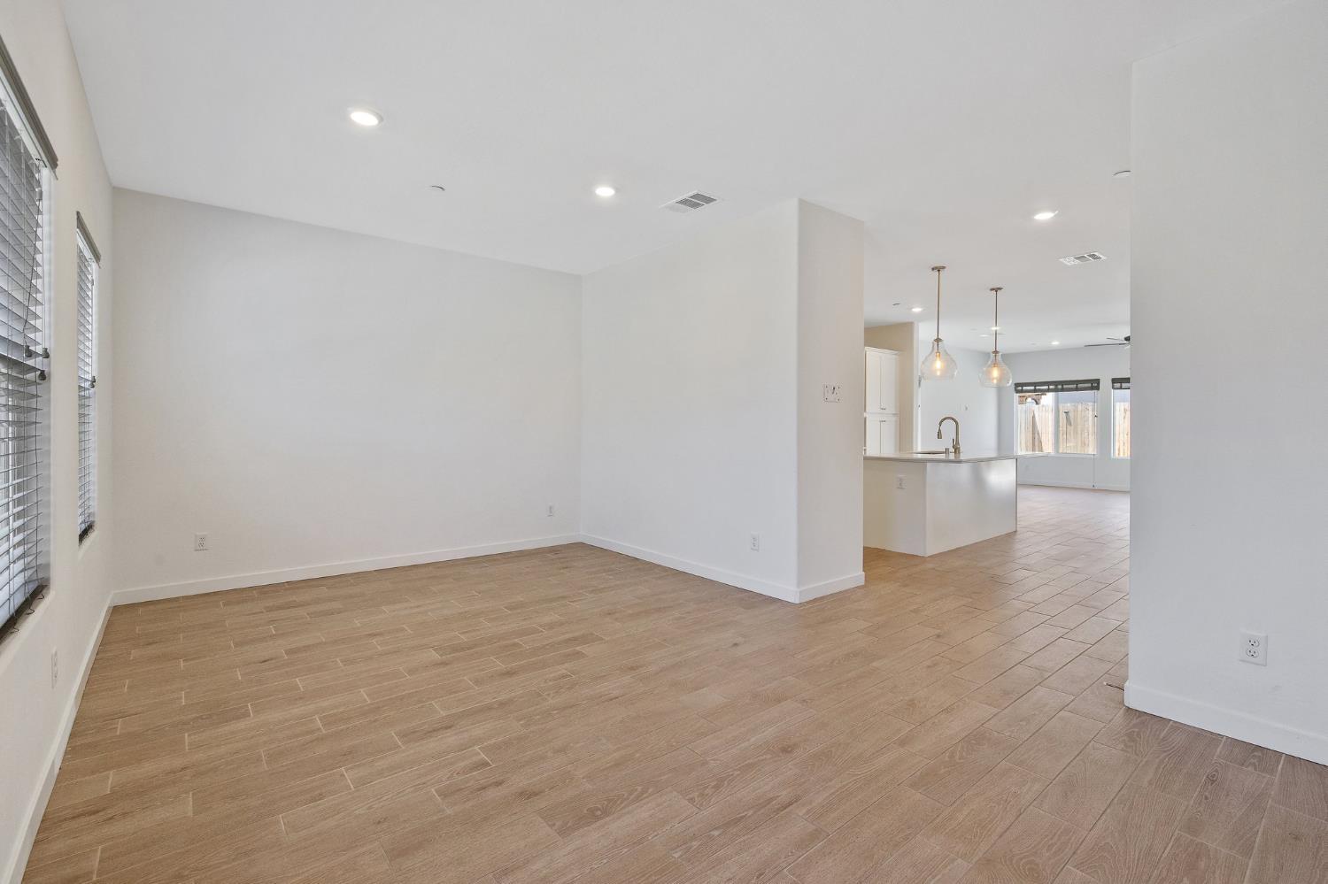 1754 North Aster Lake Road Hanford, CA 93230 - Photo 7 of 60