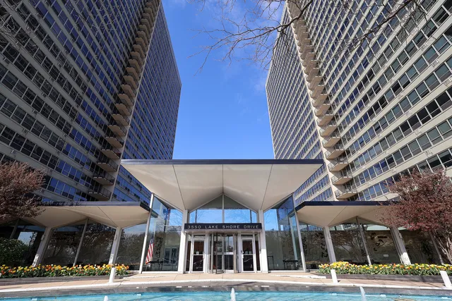 $425,000 | 3550 North Lake Shore Drive, Unit 2615, Chicago, IL 60657