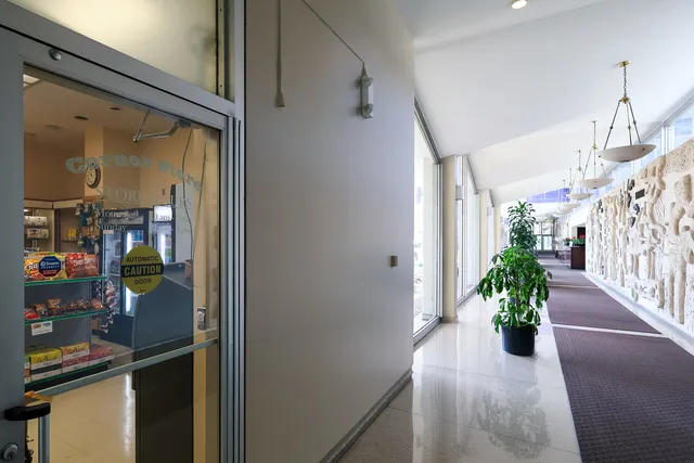 $425,000 | 3550 North Lake Shore Drive, Unit 2615, Chicago, IL 60657