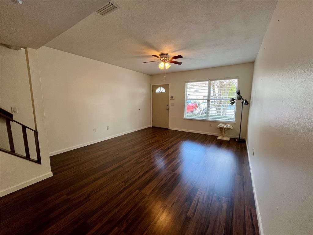 7618 Colonial Court Tampa, FL 33615 - Photo 4 of 23