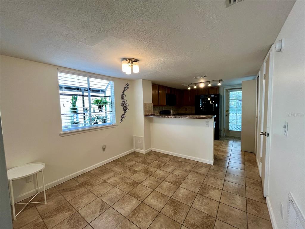 7618 Colonial Court Tampa, FL 33615 - Photo 5 of 23