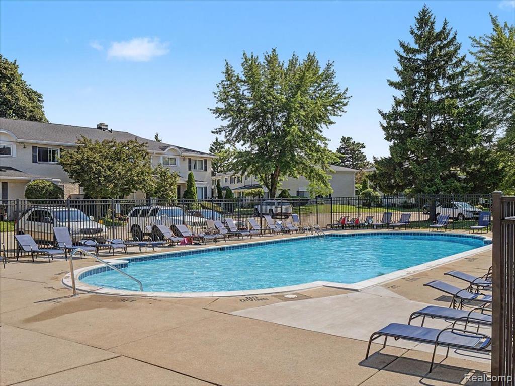 41957 Utica Road Sterling Heights, MI 48313 - Photo 42 of 43