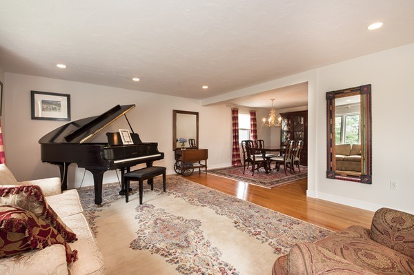 99 Esty Farm Road Newton, MA 02459 - Photo 5 of 30 Gallery Image 5