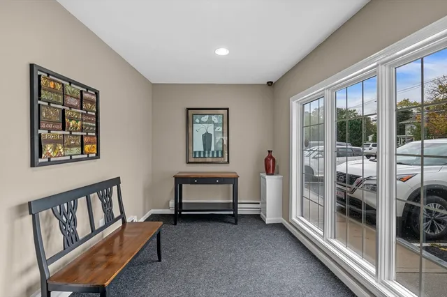 $3,150 | 212 Humphrey Street, Unit 205, Marblehead, MA 01945