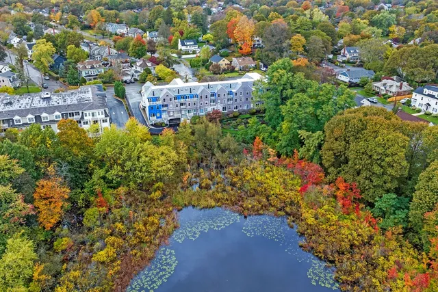 $3,150 | 212 Humphrey Street, Unit 205, Marblehead, MA 01945