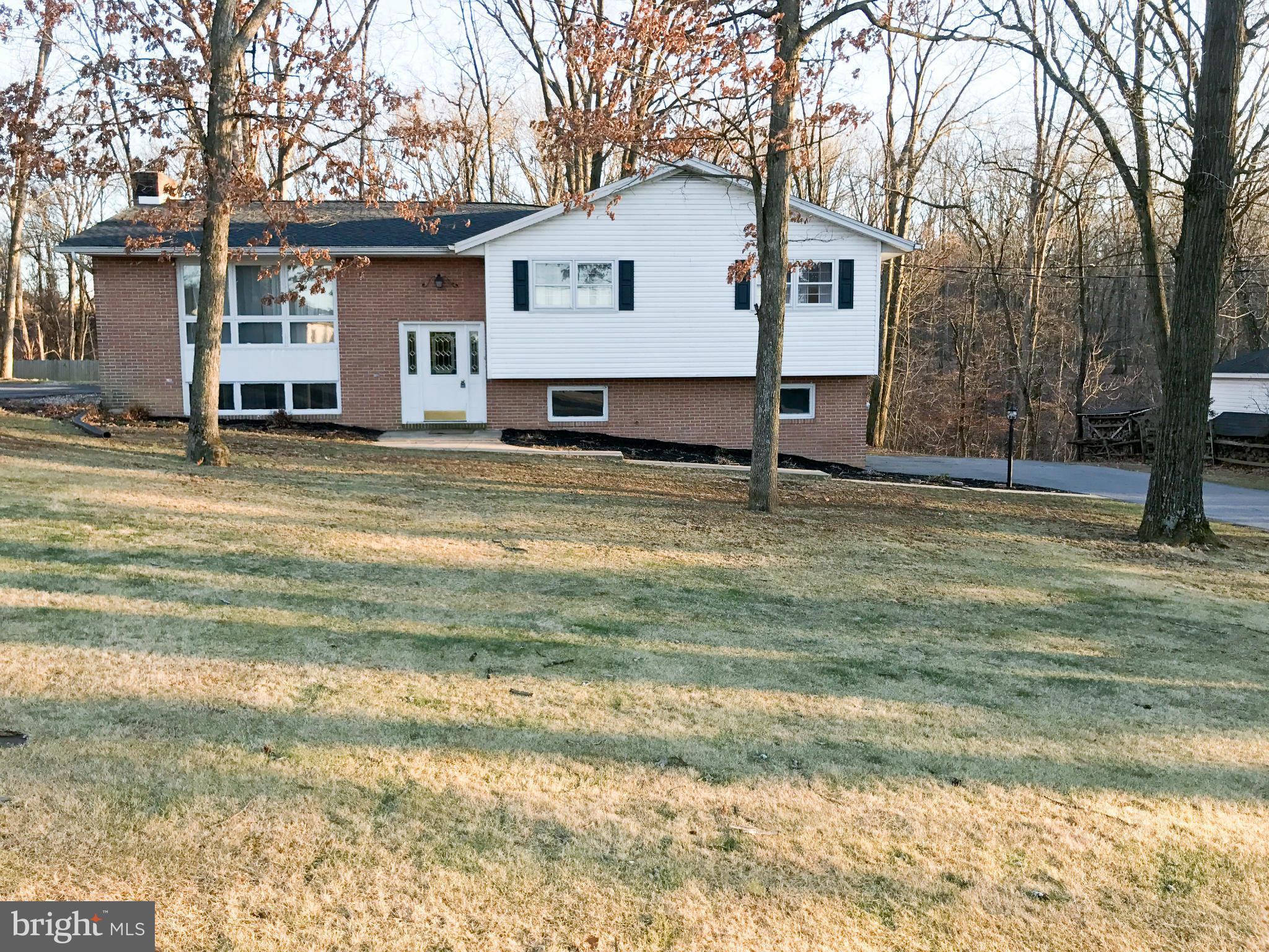 676 Forest Road Chambersburg, PA 17202 - Photo 1 of 25 Exterior (Front)