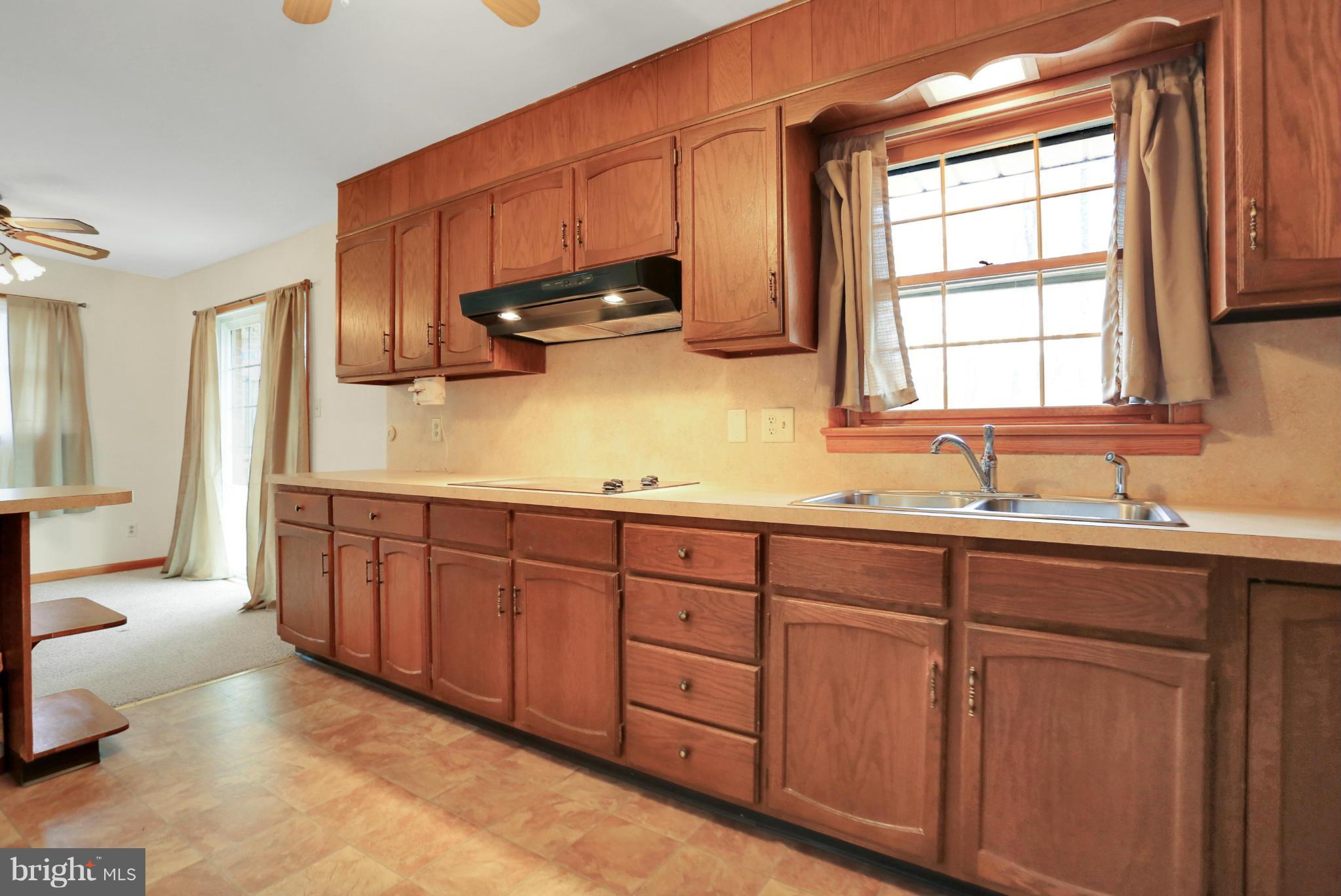 676 Forest Road Chambersburg, PA 17202 - Photo 12 of 25 Kitchen