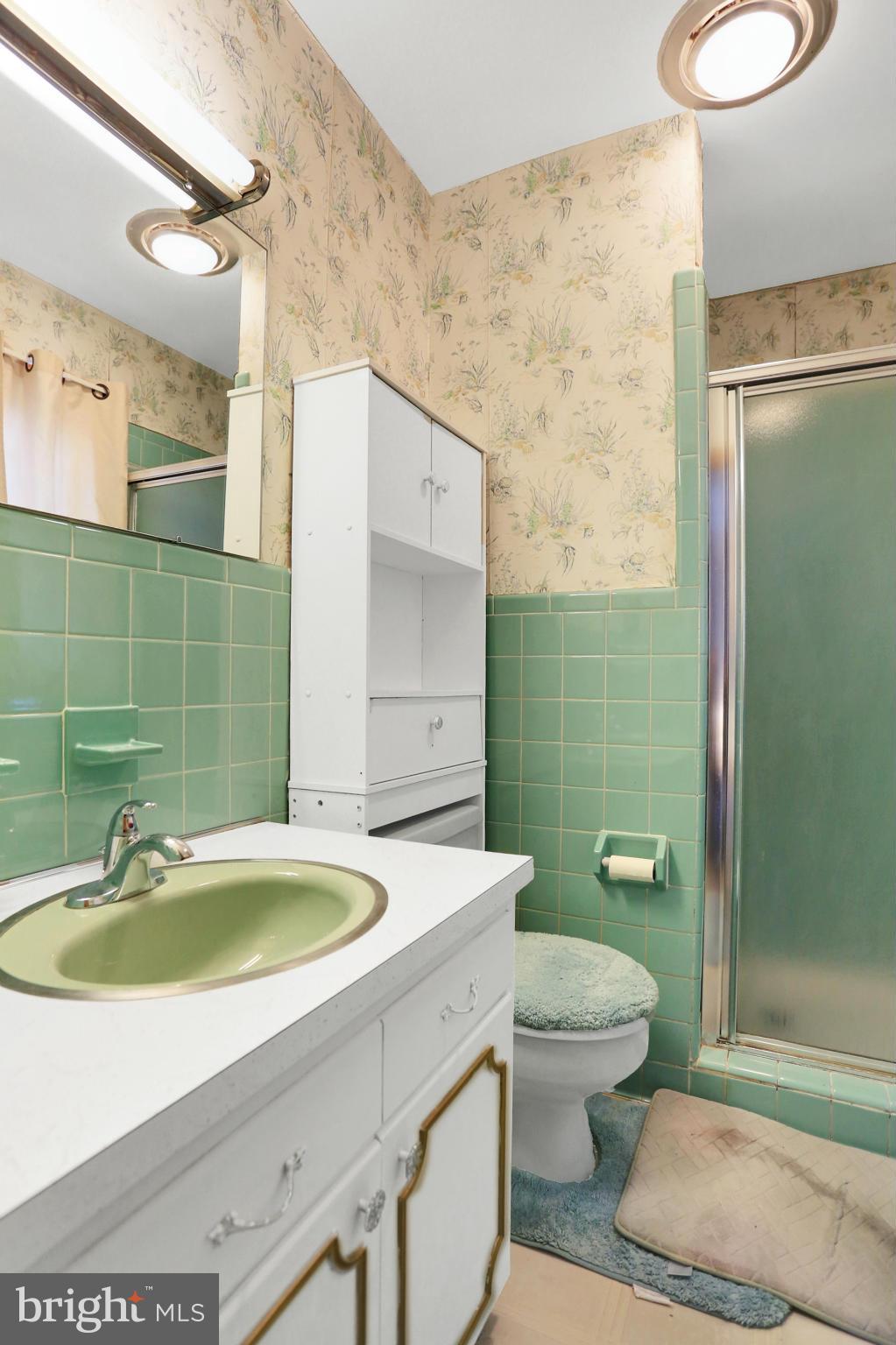 676 Forest Road Chambersburg, PA 17202 - Photo 16 of 25 Bath (Master)