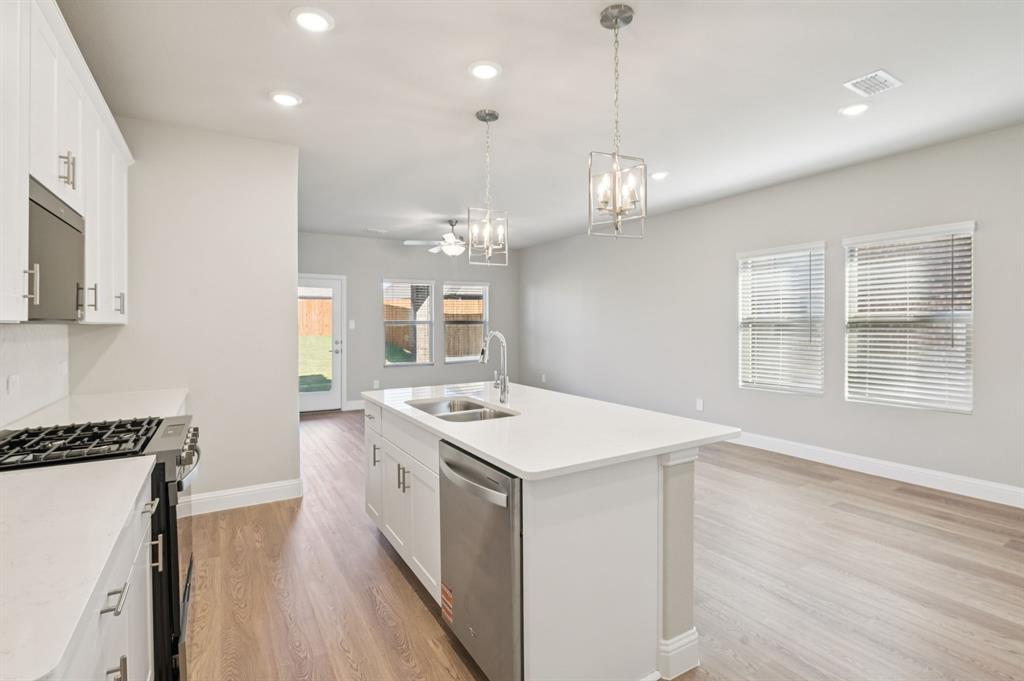 1637 Arches Road Anna, TX 75409 - Photo 4 of 28 Photo is not of the actual home, but is an inspirational photo of builder’s model home and may depict options, furnishings, and/or decorator features that are not included.