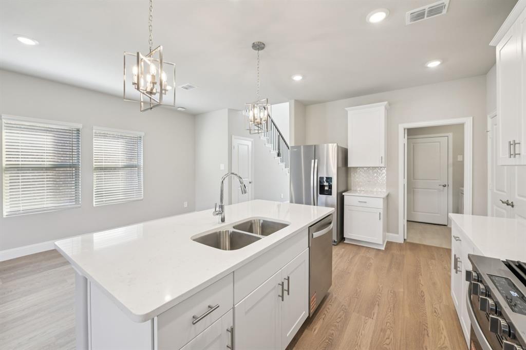 1637 Arches Road Anna, TX 75409 - Photo 5 of 28 Photo is not of the actual home, but is an inspirational photo of builder’s model home and may depict options, furnishings, and/or decorator features that are not included.