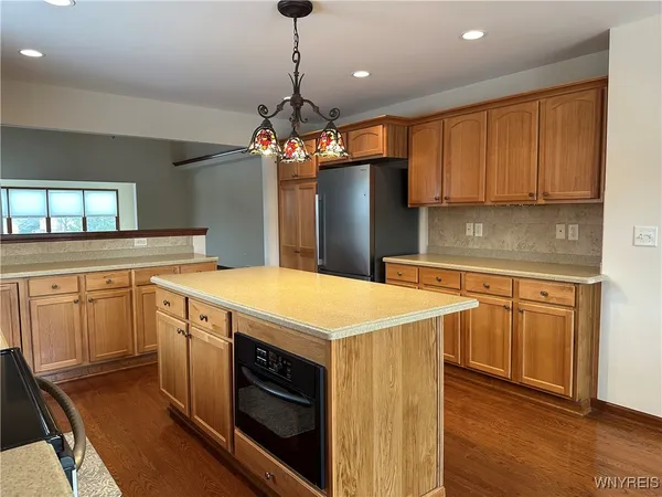 $3,550 | 8047 Laurel Park Lane, Clarence, NY 14051