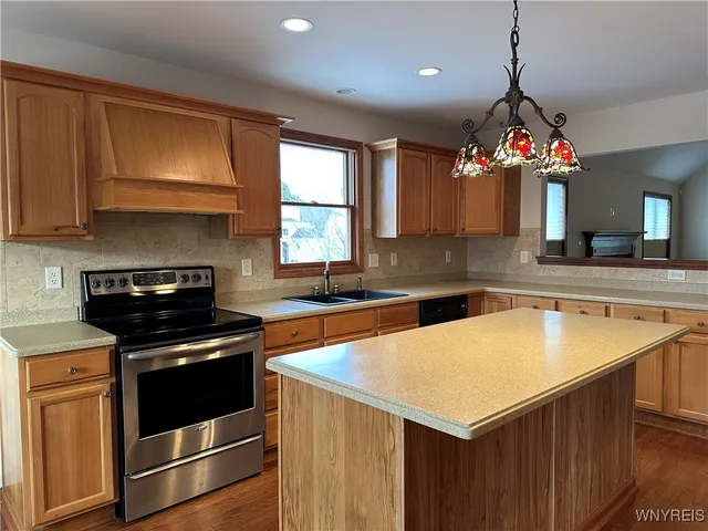 $3,550 | 8047 Laurel Park Lane, Clarence, NY 14051