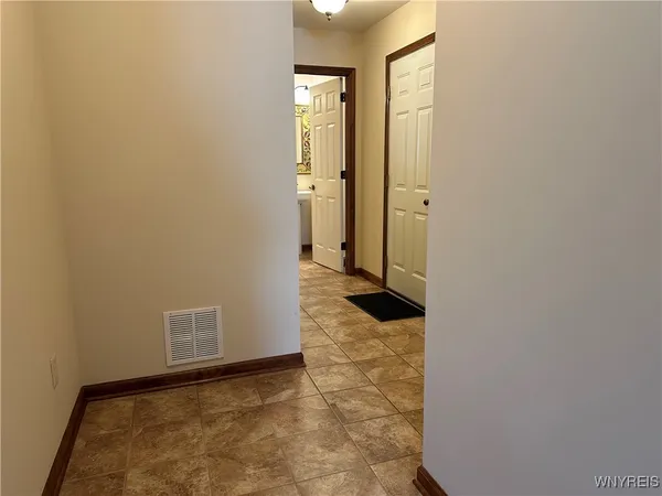 $3,550 | 8047 Laurel Park Lane, Clarence, NY 14051