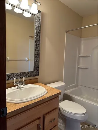 $3,550 | 8047 Laurel Park Lane, Clarence, NY 14051