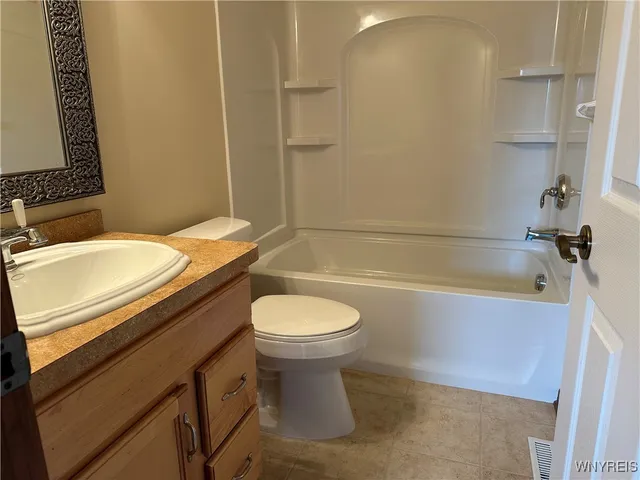 $3,550 | 8047 Laurel Park Lane, Clarence, NY 14051