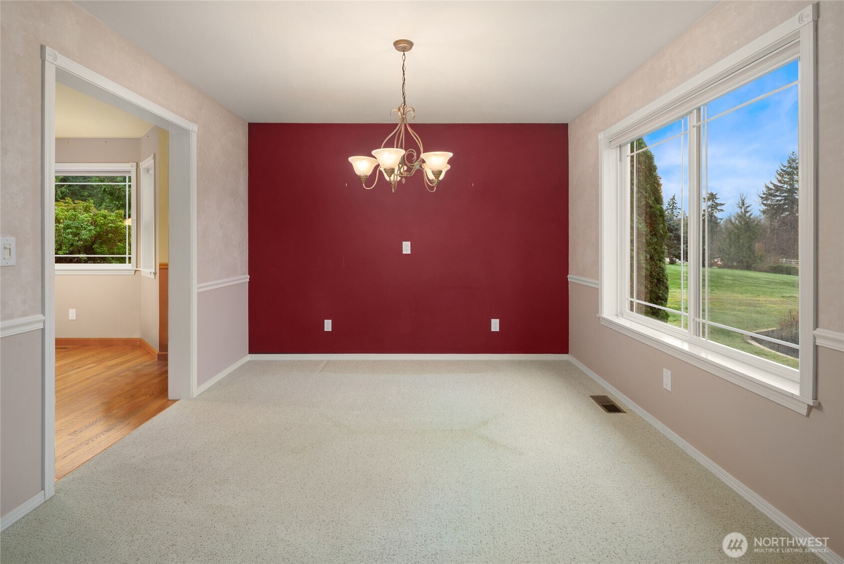 18663 Cascade Ridge Court Mount Vernon, WA 98274 - Photo 14 of 33 a view of a livingroom with a chandelier fan
