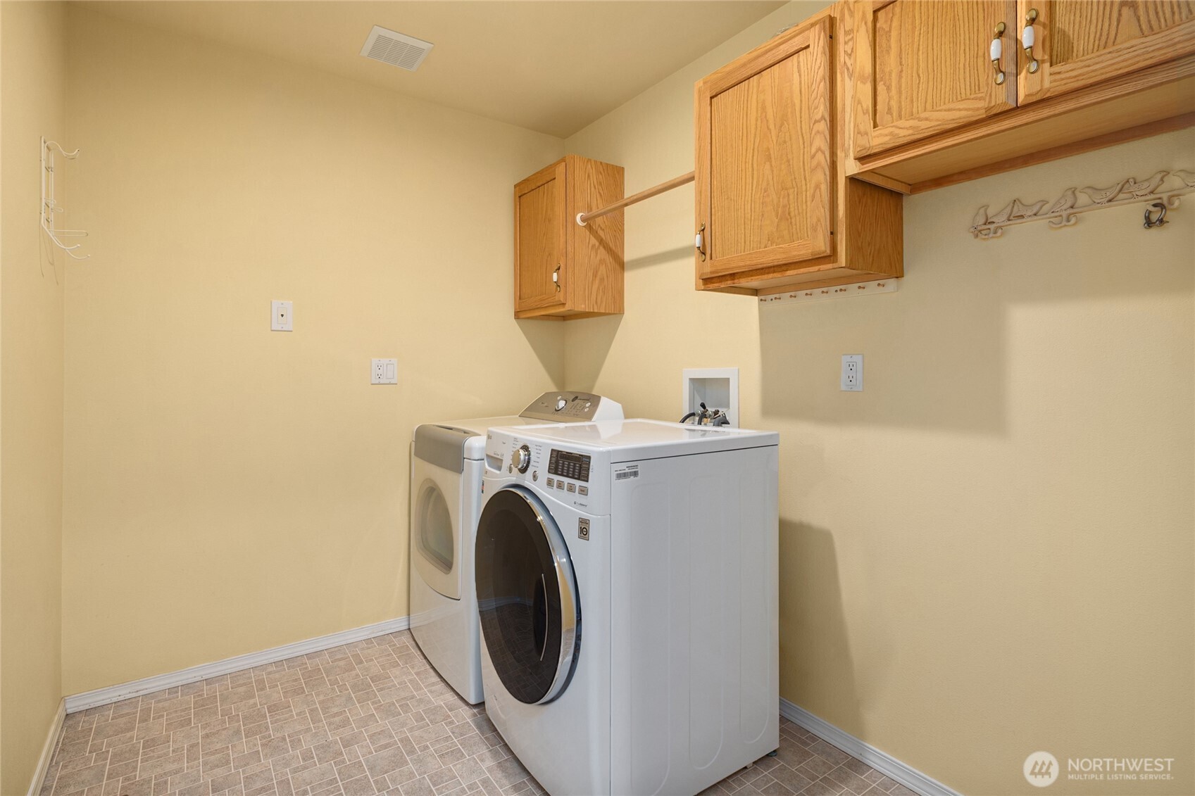 18663 Cascade Ridge Court Mount Vernon, WA 98274 - Photo 26 of 33 a utility room with dryer and washer
