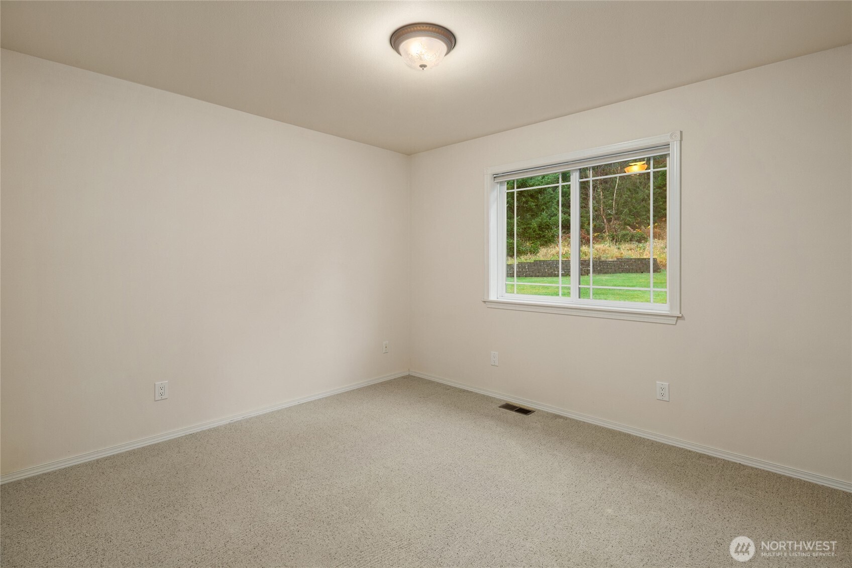 18663 Cascade Ridge Court Mount Vernon, WA 98274 - Photo 28 of 33 an empty room with a window